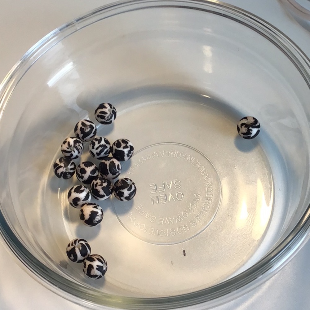 15 Qty 12mm animal print Color Silicone Beads